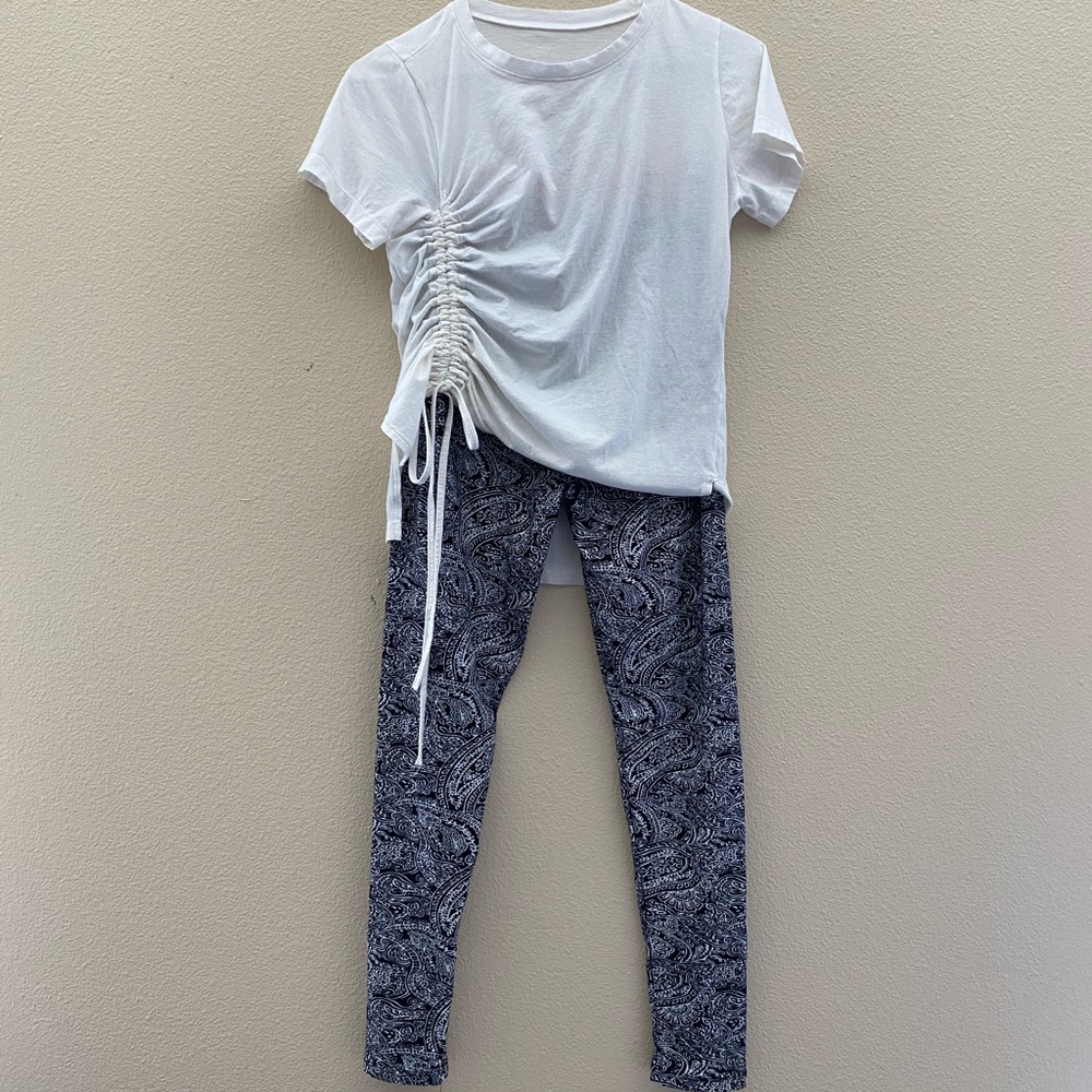 Paisley pattern Leggings ✨